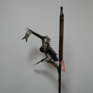 l)  vogel met vis  op steel   scrapmetal