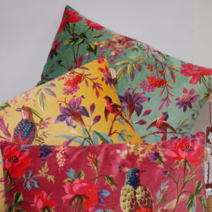 a2) kussen in verschillende kleuren