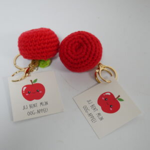 a) sleutelhanger gehaakt  appel