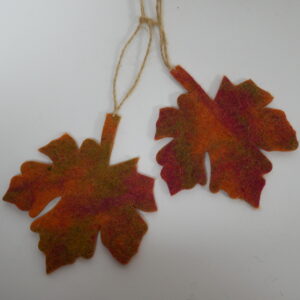 c5) hanger herfstblad